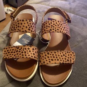 Ladies sandals